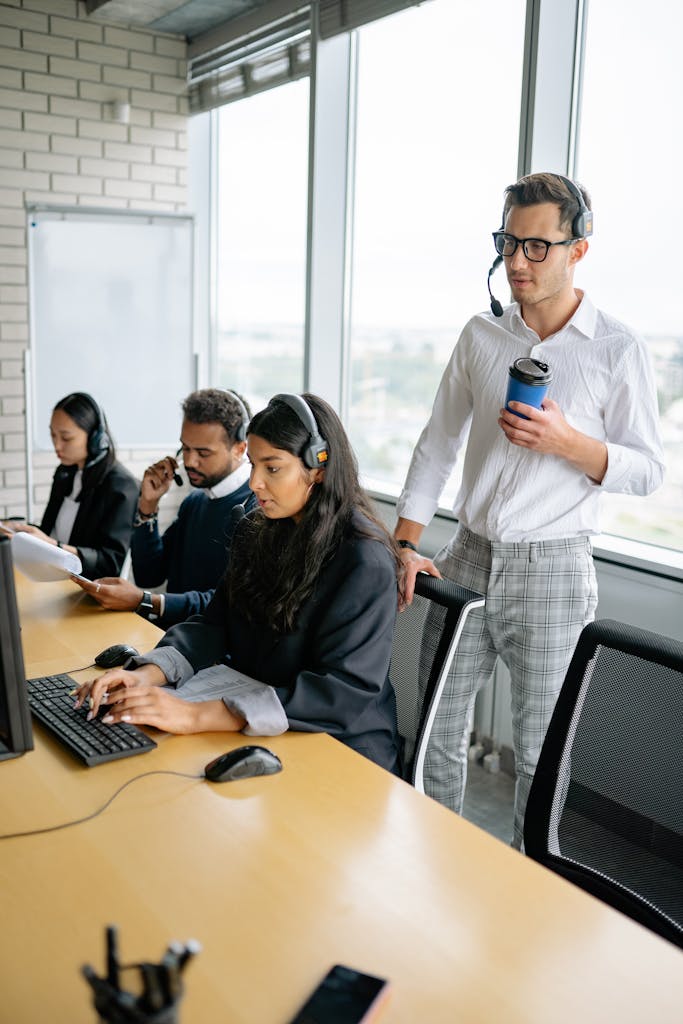 Manufacturing 10 Diverse teams working together